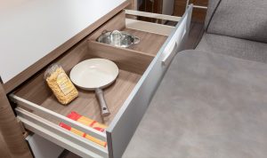Küchen Schublade von einem Wohnmobil
