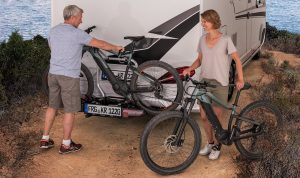 Hinterer Außenanblick mit Fahrradträger