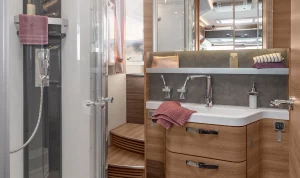 Badebereich in einem Wohnmobil