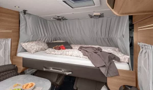 Schlafbereich von einem Wohnmobil